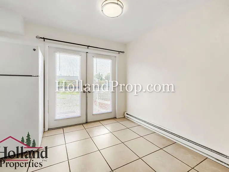 21820 Johnson St — Photo 7