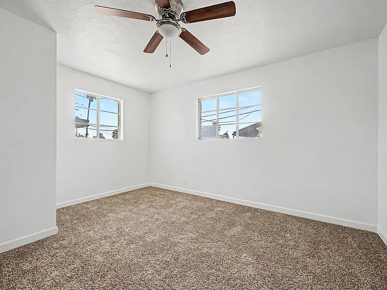 3519 W Orchid Ln — Photo 27