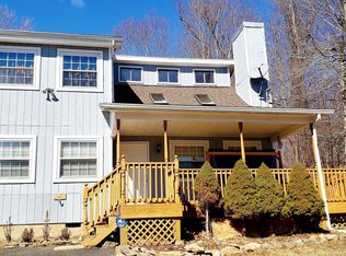 2209 Overlook Dr, Tobyhanna, PA 18466