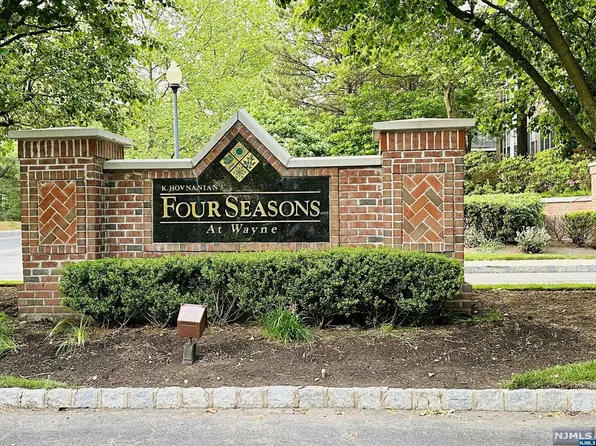 1103 Four Seasons Dr, Wayne, NJ 07470
