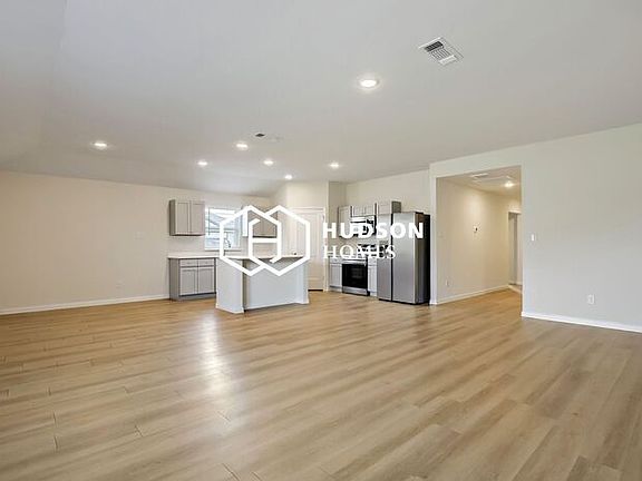 4th image of 3020 Titus Ct