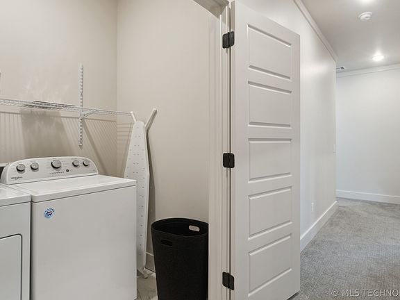 5th image of 3755 Riverside Dr Unit 3755