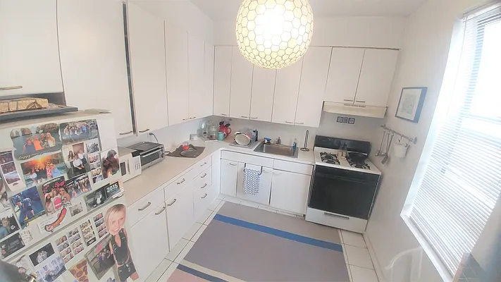 Rented by Downtown Mgt & Realty LLC | media 10