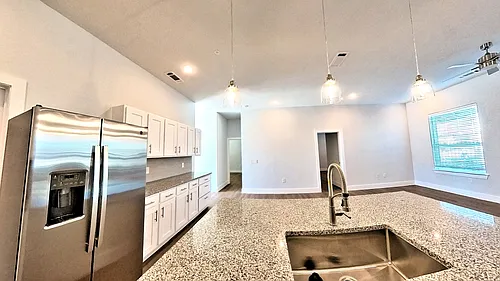 330 E Carson St Photo 1