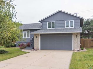 4412 E Harwood Cir, Sioux Falls, SD 57103