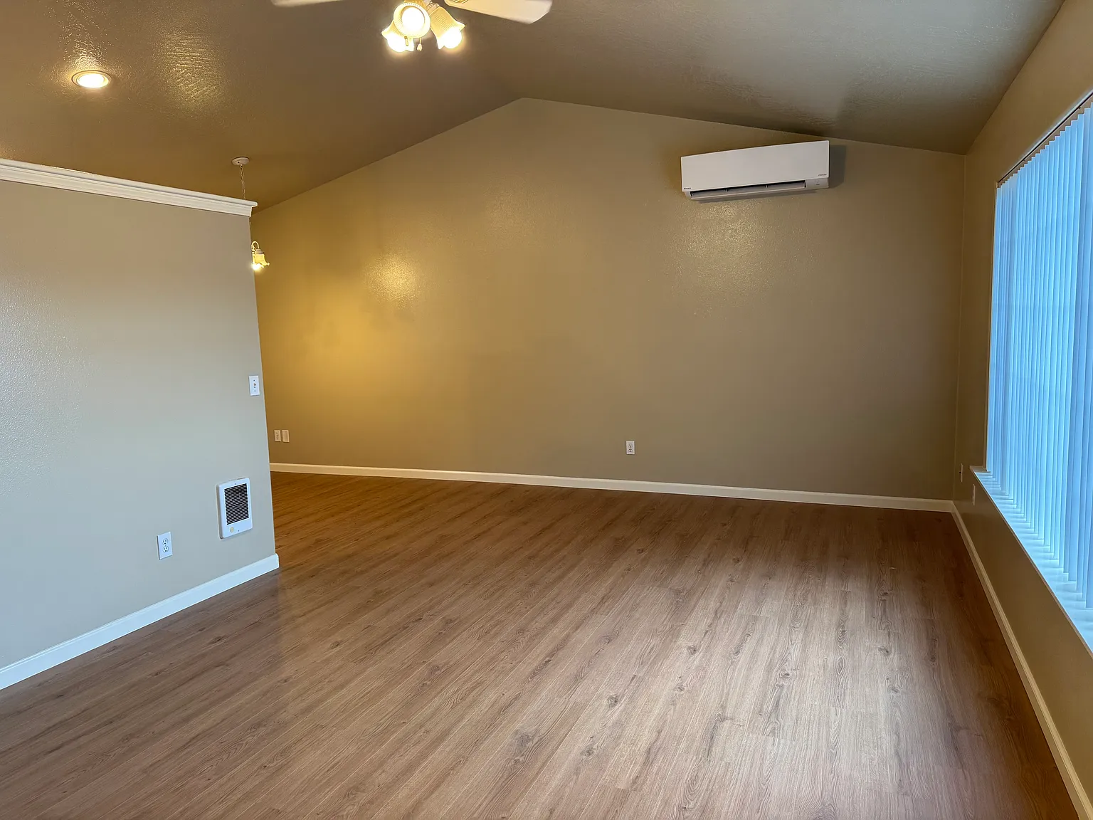 2 bed, 904 sqft, $1,500 — Photo 3