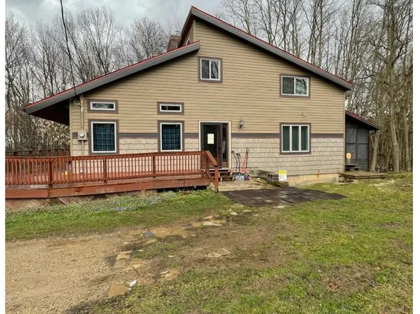 5717 Guernsey Lake Rd, Delton, MI 49046