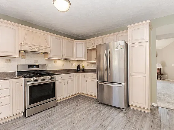 1627 Frontier Dr — Photo 6