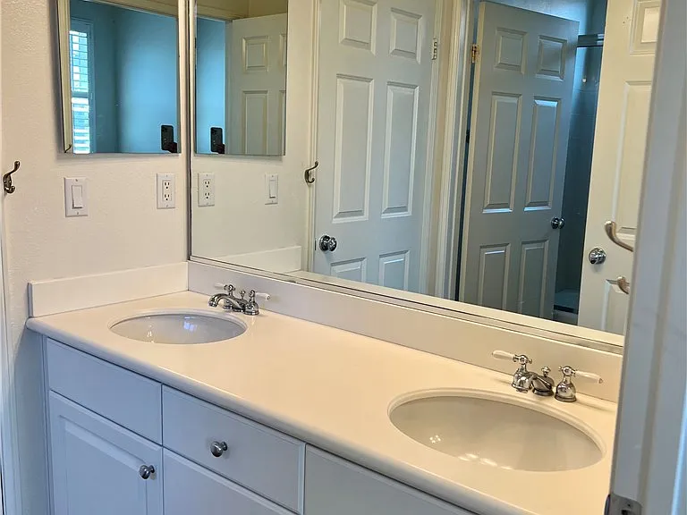 20619 Lugano Way — Photo 20