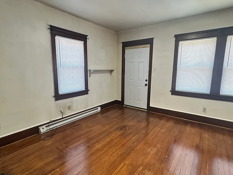 7 S Burhans Blvd — Photo 12
