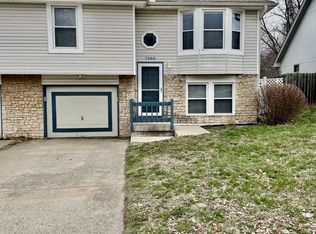 7900 NW 79th Pl, Kansas City, MO 64152