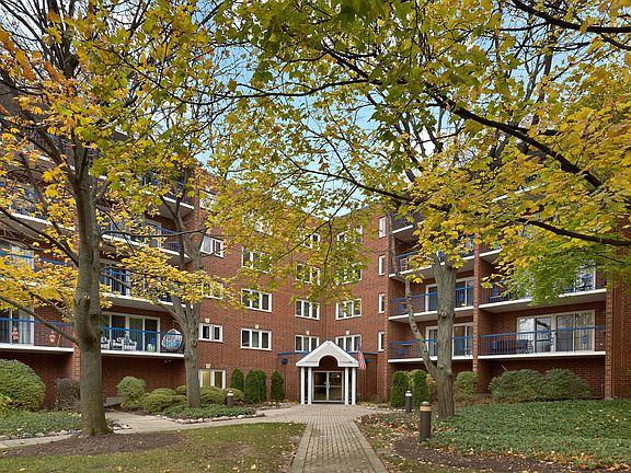 2nd image of 6755 N Milwaukee Ave APT 505