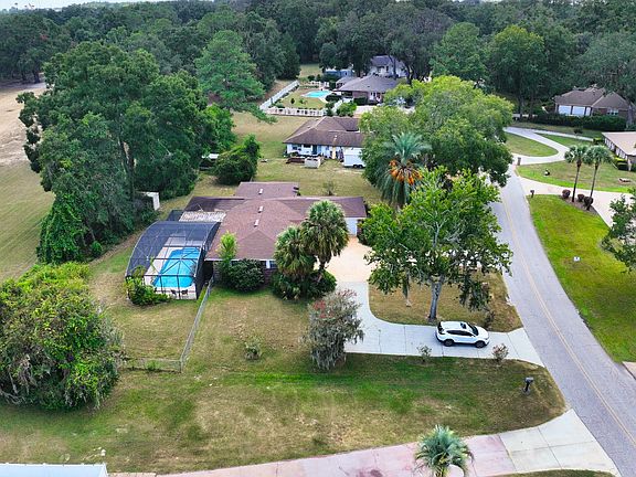 2nd image of 451 NW Fairway Dr