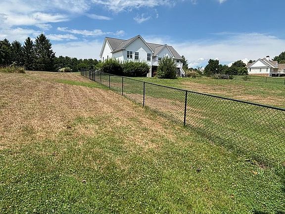 3rd image of Preston Ln