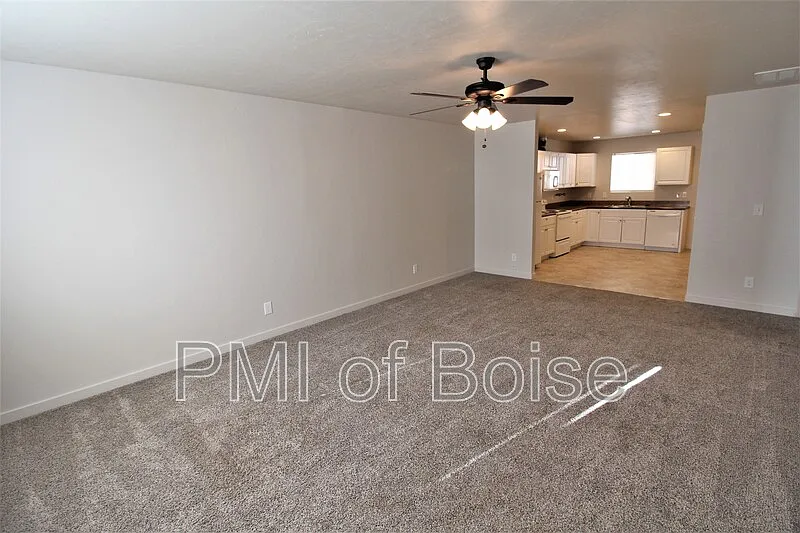 2 bed, 1.0 bath, 954 sqft, $1,295 — Photo 3