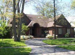 9007 Orchard Lake Rd, Holland, OH 43528