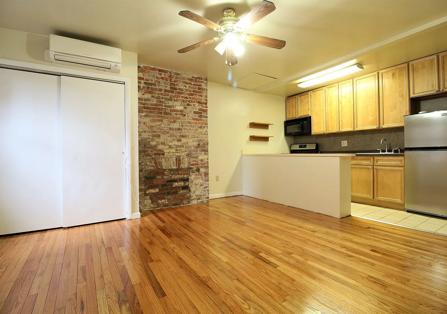 320 S 15th Street — Photo 2