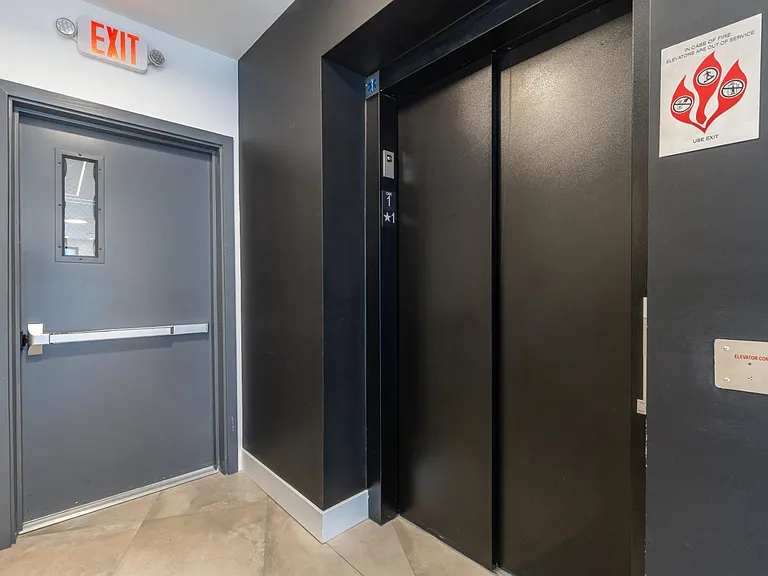 Q10 Luxury Apartments — Photo 44