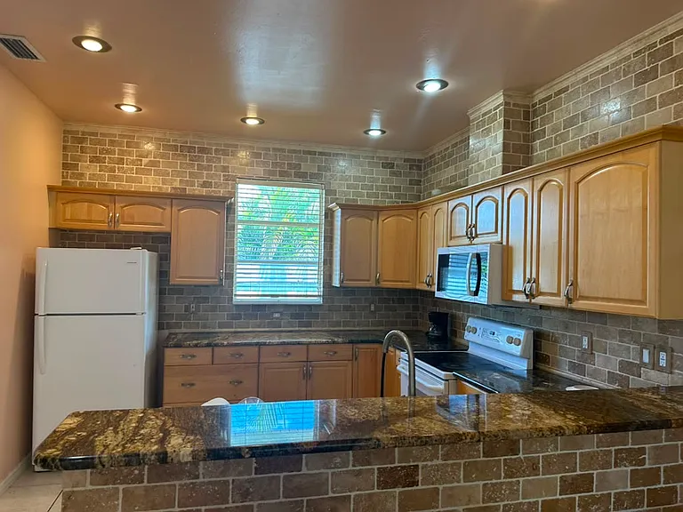 927 Hancock Bridge Pkwy — Photo 14