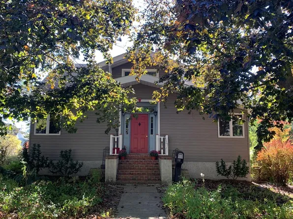 805 Pennsylvania St, Sturgeon Bay, WI 54235