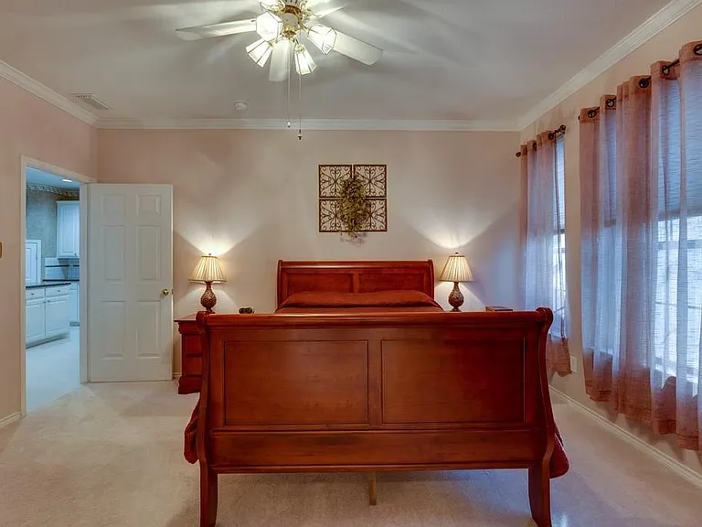 801 Steeps Ct — Photo 22