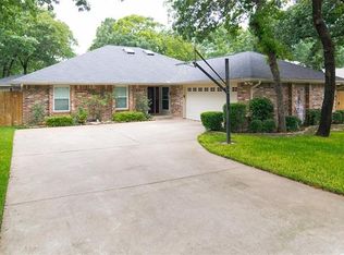 2816 Edgewood Ln, Bedford, TX 76021