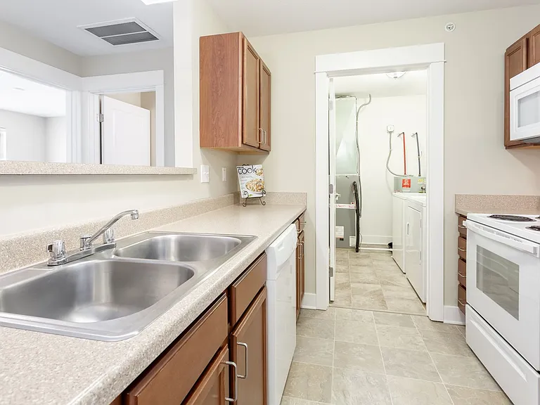 Preserve at Grande Oaks Apartment Homes — Photo 40