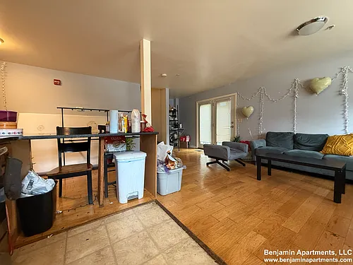 36 Raymond St Photo 1
