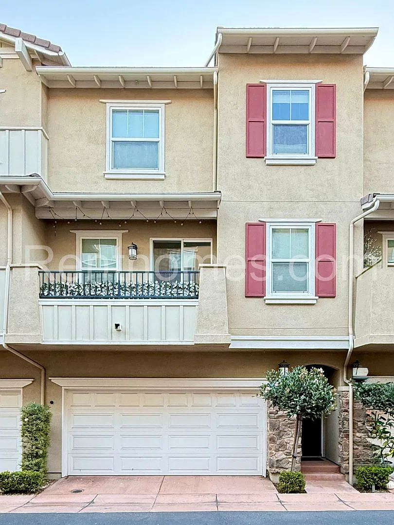 San Elijo Hills, 2113 Cosmo Wy, LVP Floors, Granite Counters, AC, Community Pool and Spa, 2 Car G... — Photo 1