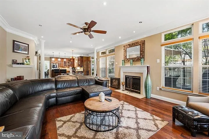 12104 Guinevere Pl — Photo 16