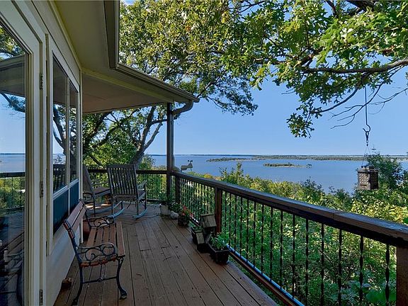 2nd image of 206 Island View Dr