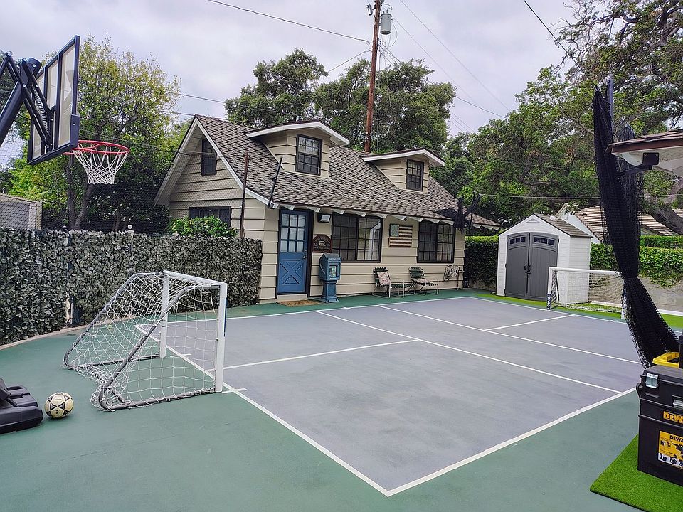 1st image of 1624 1/2 Oak Tree Ln
