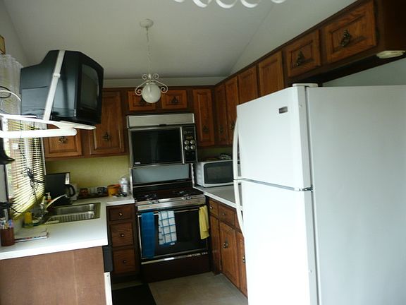 5th image of 1 Hawthorne Sq