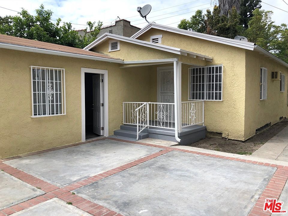 1st image of 721 W 41st Dr #1/2