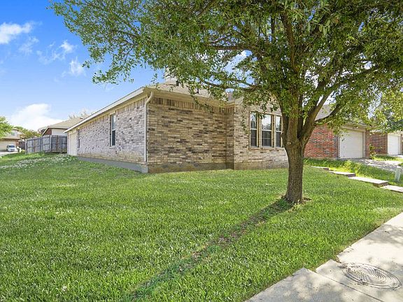 2nd image of 3038 Casa Bella Dr