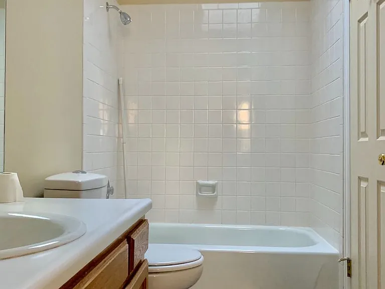 543 W Sycamore Cir — Photo 17