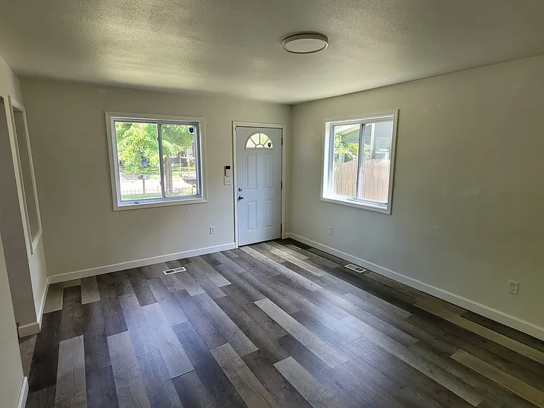1705 S Ellis Ave — Photo 7