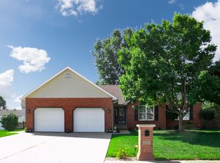 121 Hillside Dr, New Baden, IL