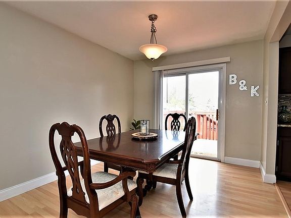 5th image of 8917 White Oak Dr