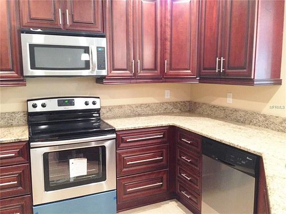 3rd image of 4891 Venetian Blvd NE