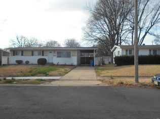1365 Bobolink Dr, Florissant, MO
