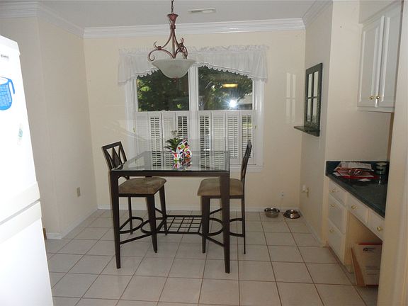 Breakfast room