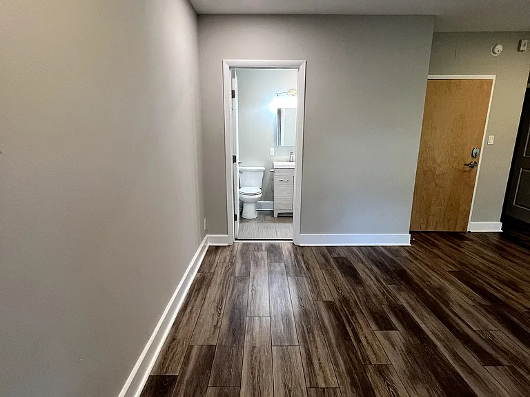211 S 42nd St #H — Photo 21