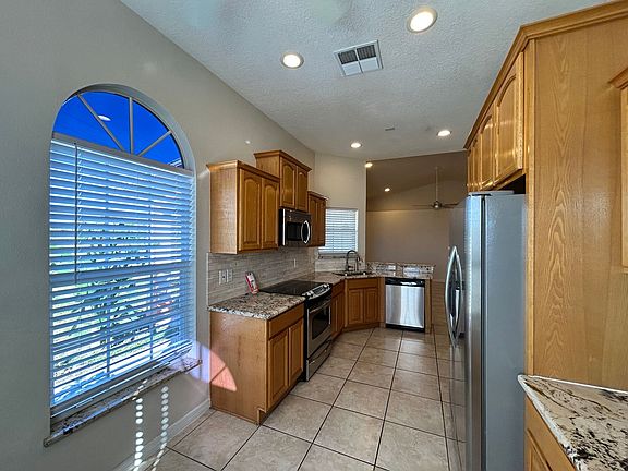 5th image of 6703 Forsyth Oak Ct