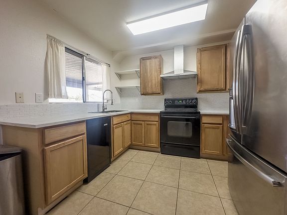 5th image of 8514 W Golden Ln