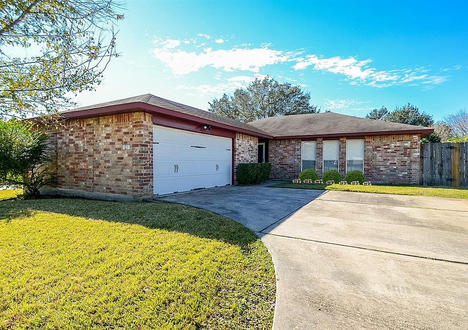 Step inside this corner lot beauty!
