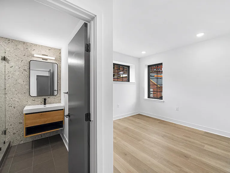 1772 N Front St #3 — Photo 14