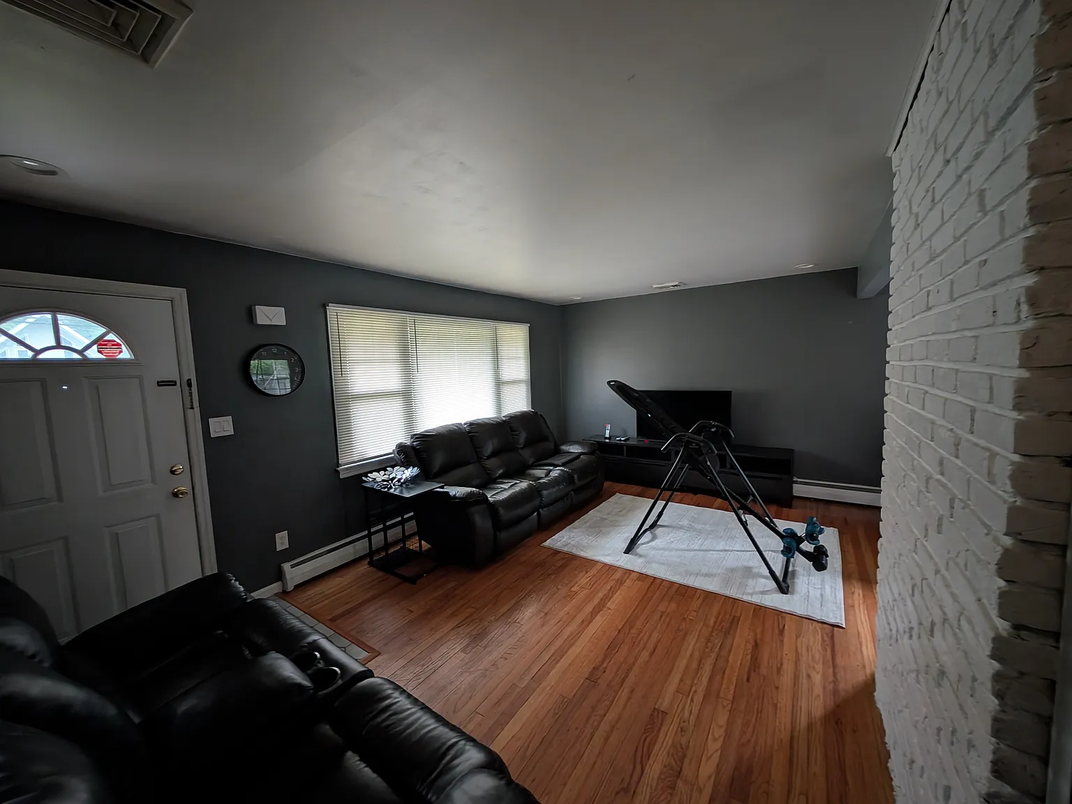 3 bed, 1580 sqft, $1,600 — Photo 1