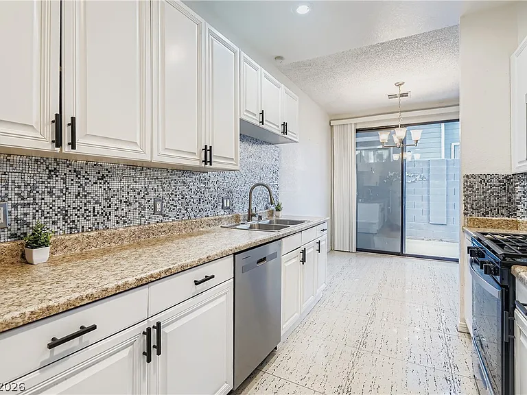 3217 Symphony Dr — Photo 9