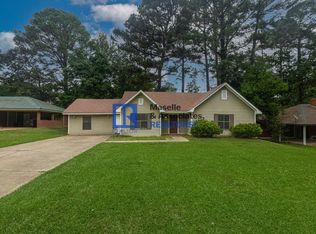 108 Wildwood Ln, Brandon, MS 39047